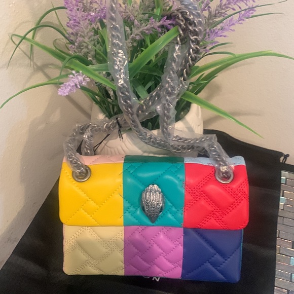 Mini Kensington Overstitch Quilted Crossbody Bag
KURT GEIGER LONDON - Picture 13 of 17